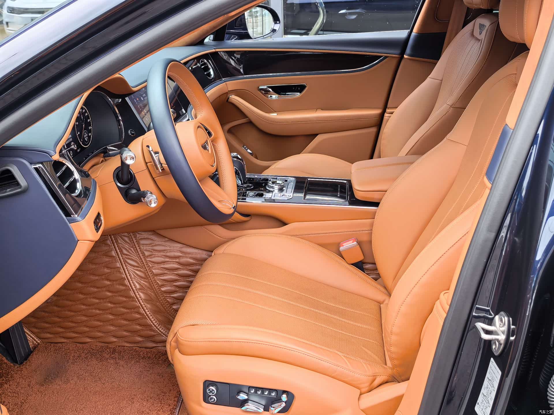 Bentley Flying Spur, 2022 11