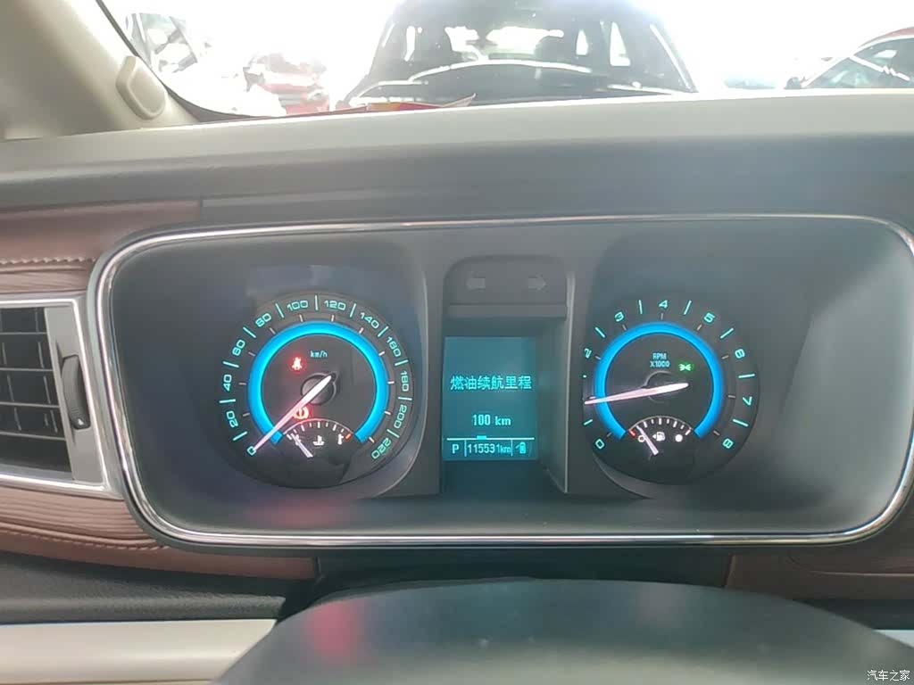 Buick GL8, 2016 12