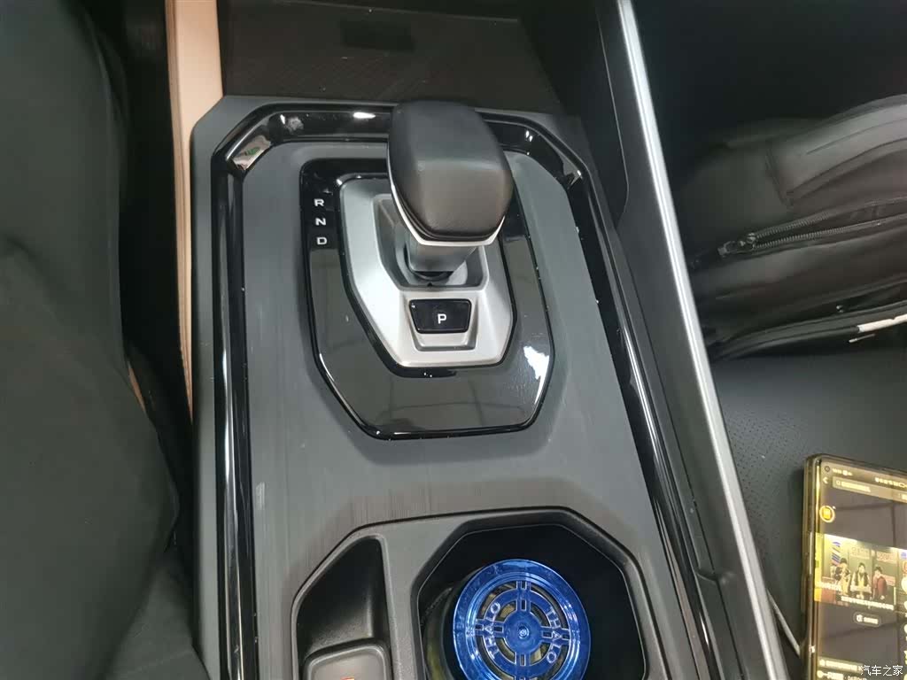 Geely Haoyue PRO, 2024 14