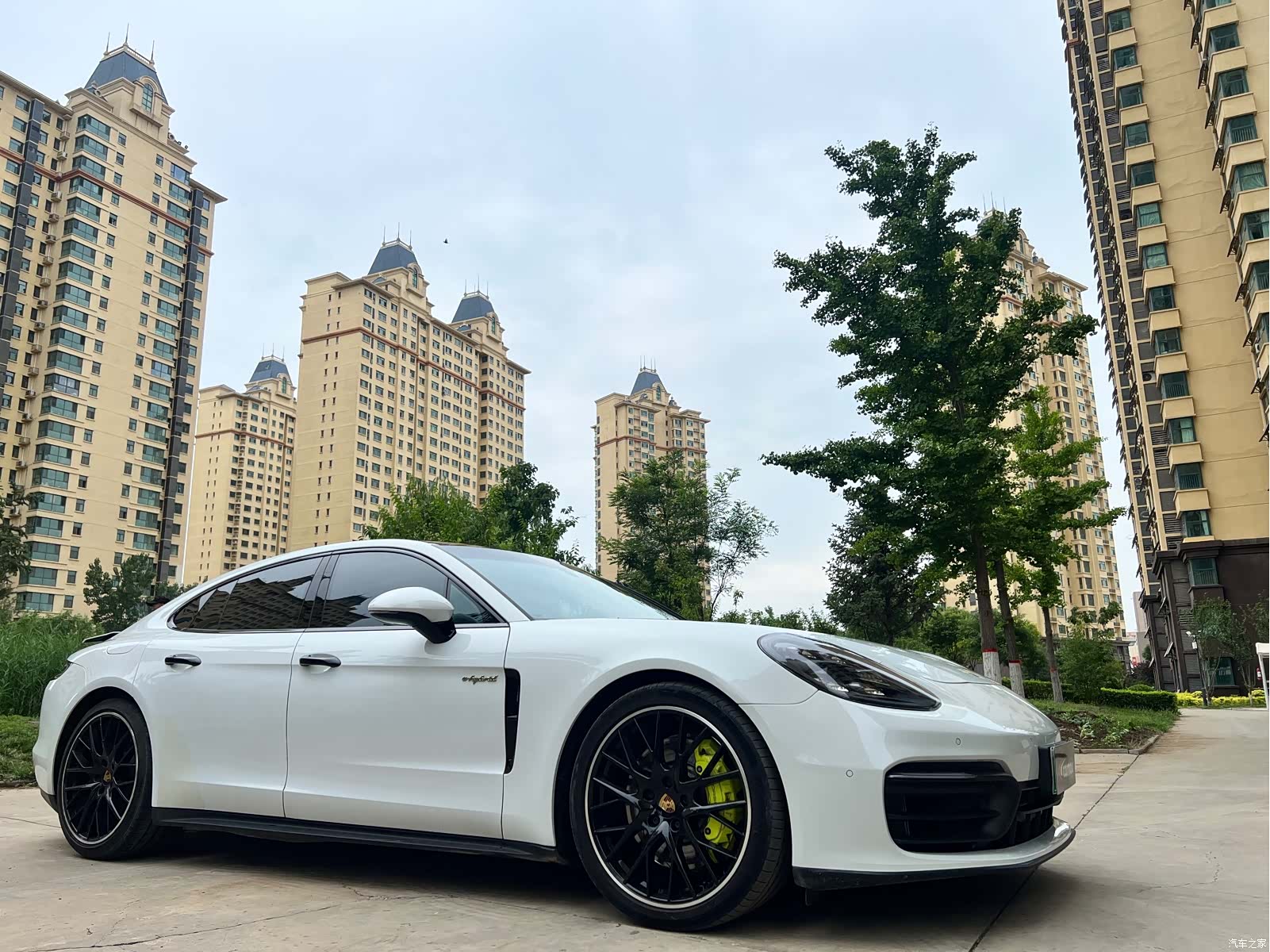 Porsche Panamera, 2024 2