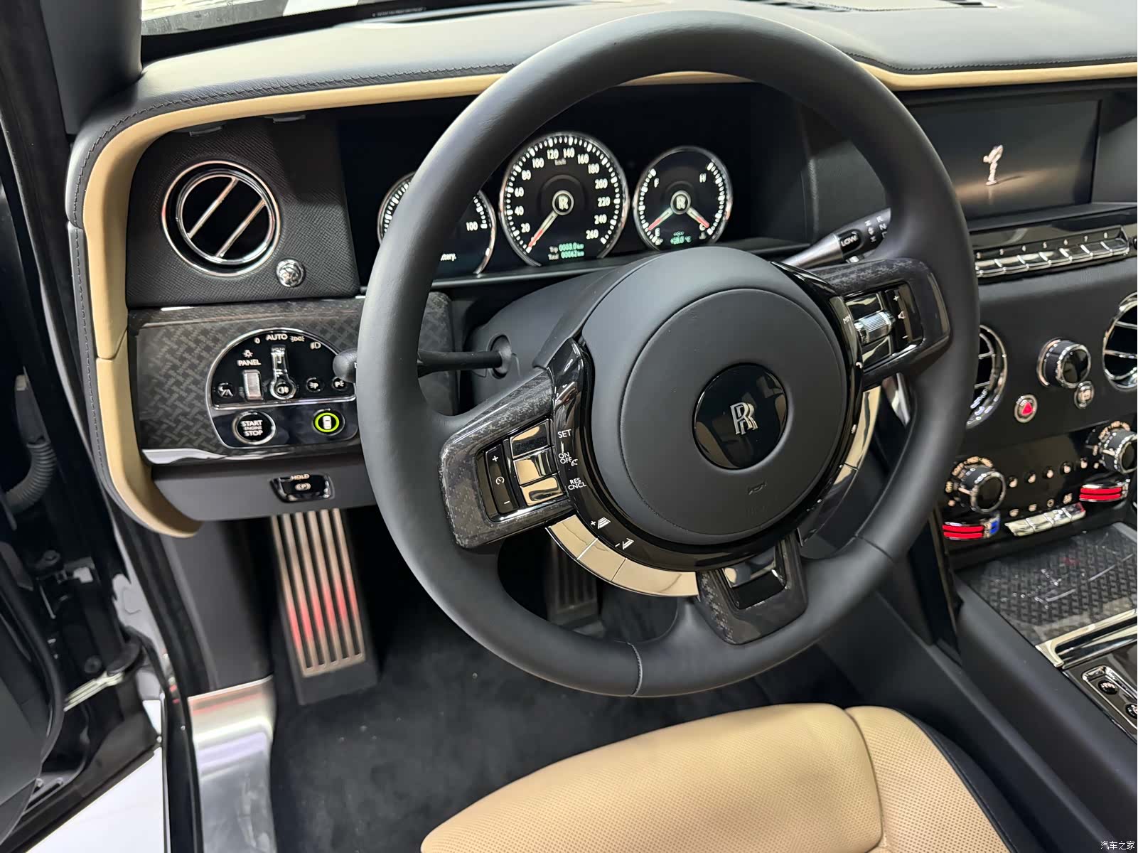 Rolls-Royce Cullinan, 2022 10