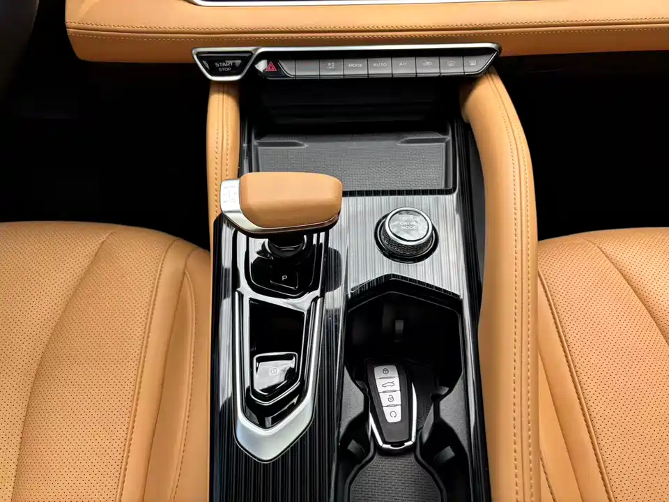 Geely Monjaro plug-in-hybrid