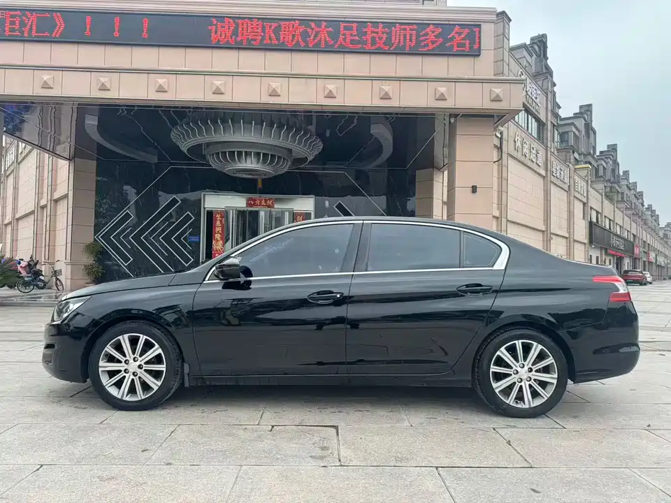 Peugeot 408