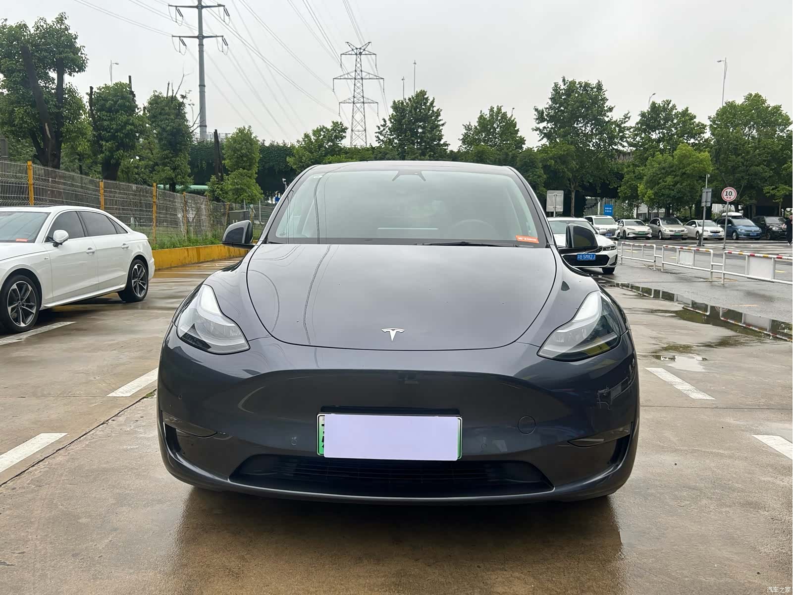 Tesla Model Y, 2022 2