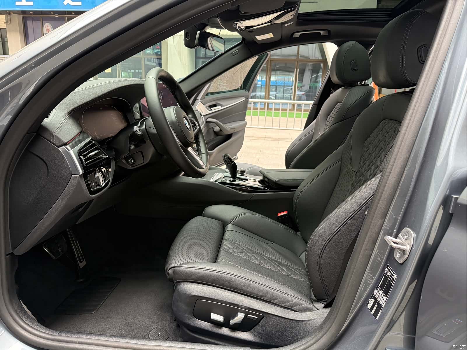 BMW 5 Series, 2022 9