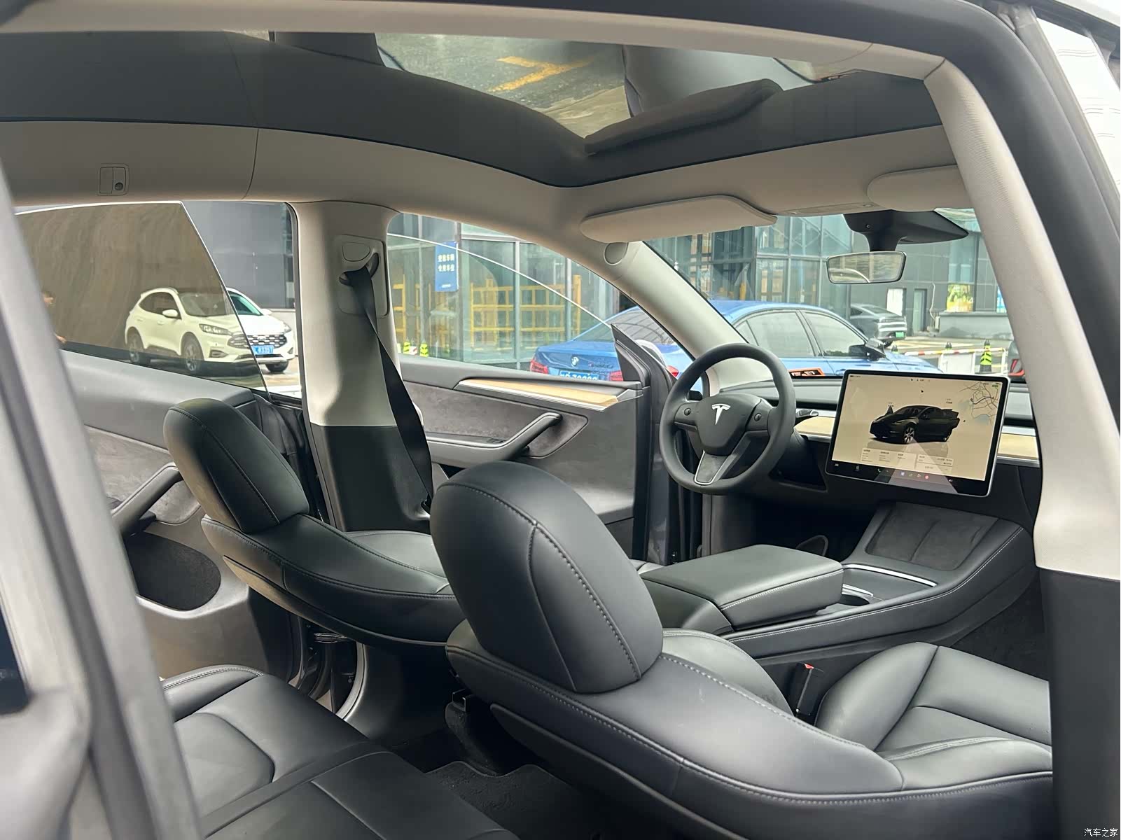 Tesla Model Y, 2022 3