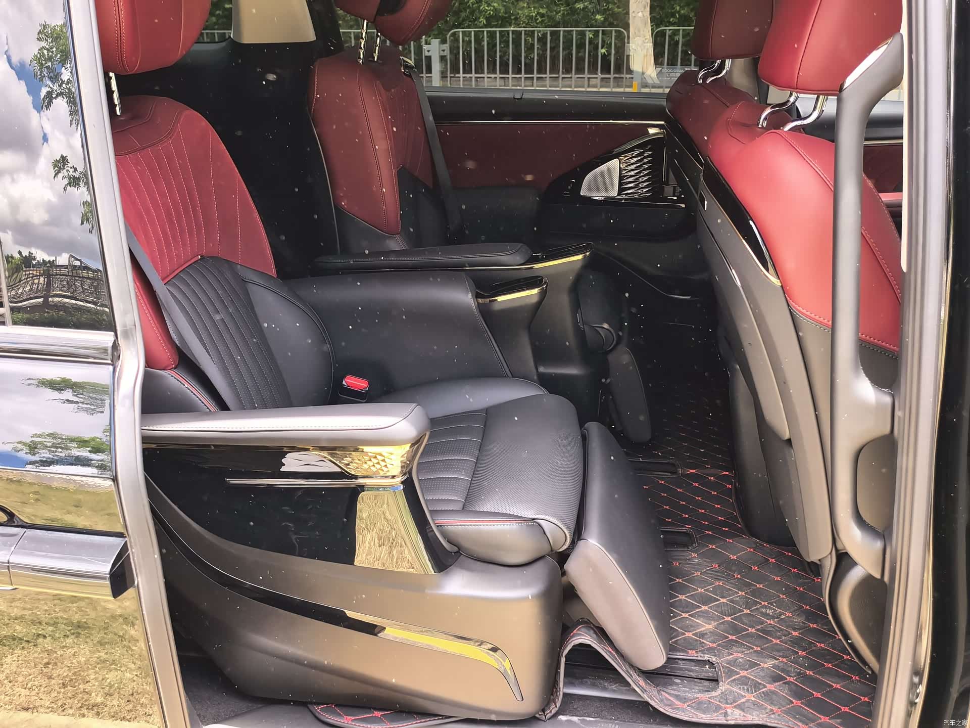 Trumpchi E9, 2024 17