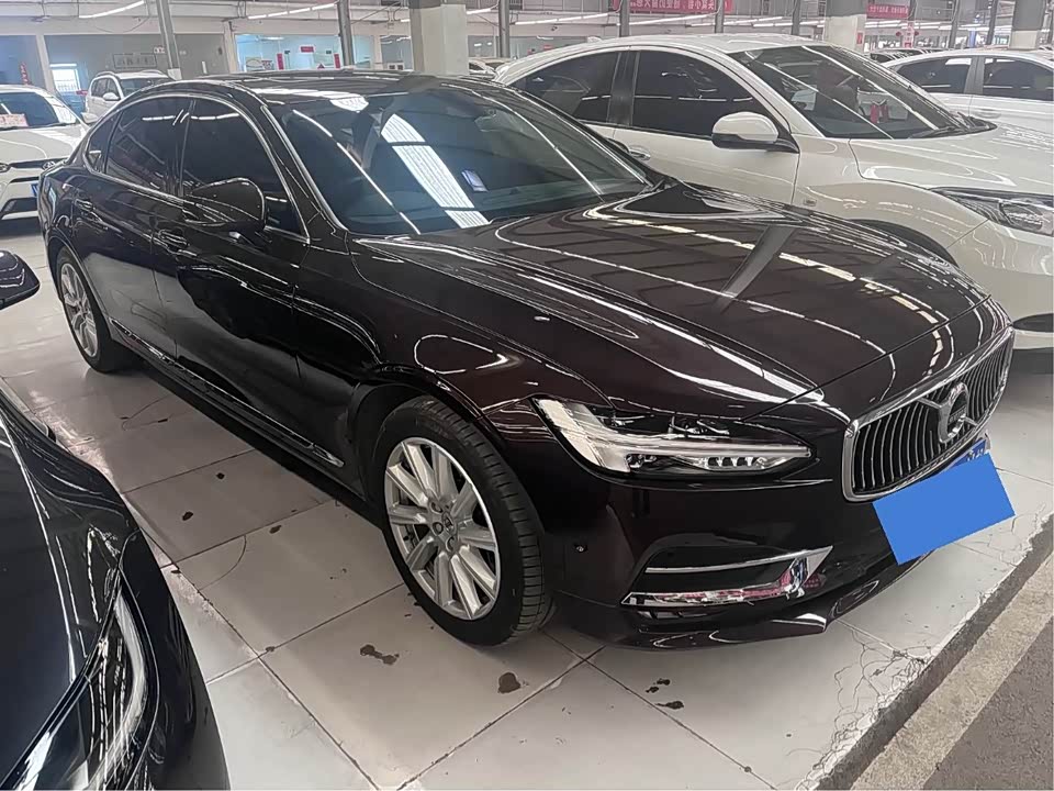 Volvo S90