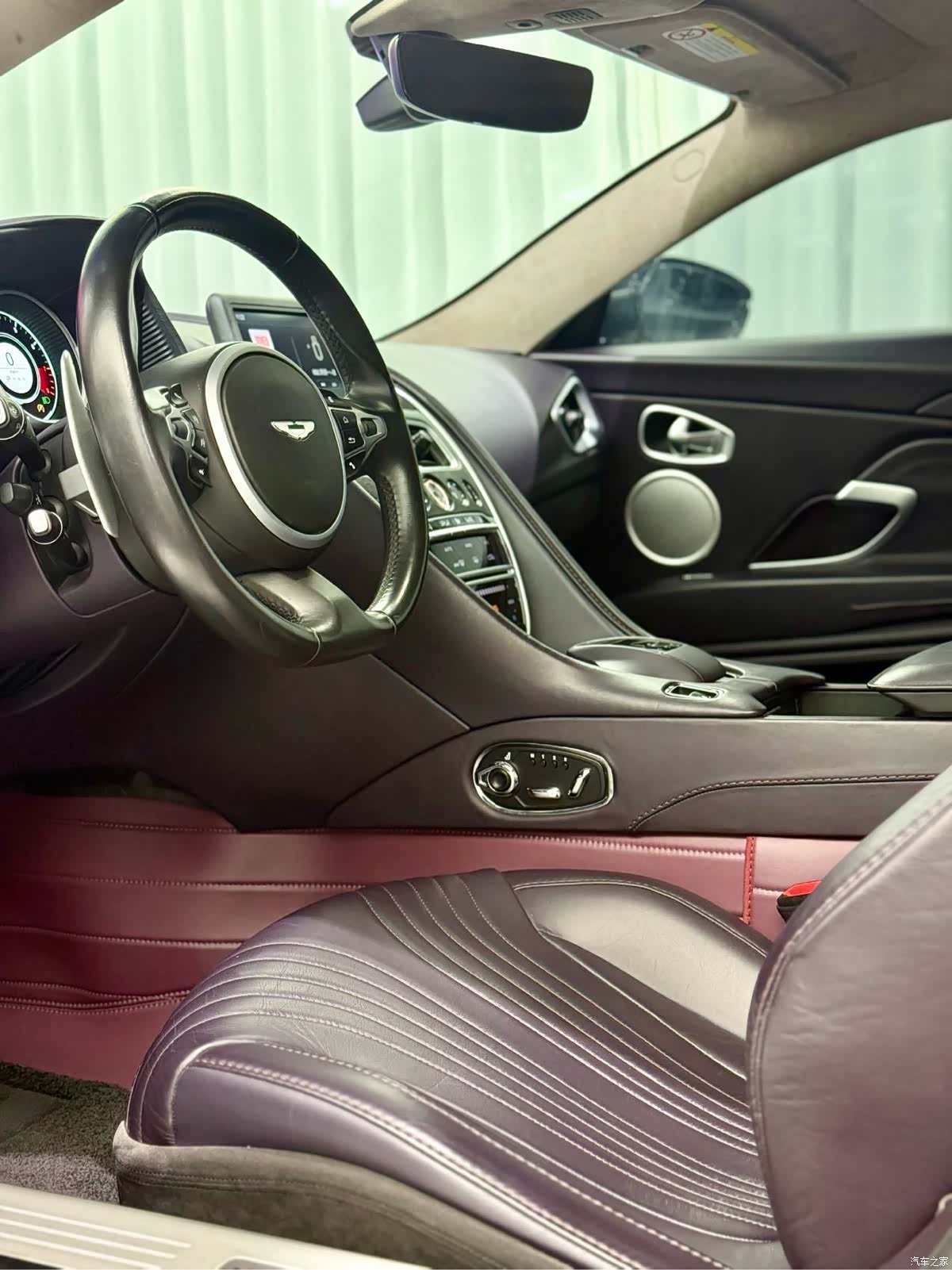 Aston Martin DB11, 2020 17