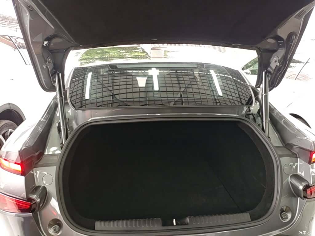 Xpeng P7, 2022 19