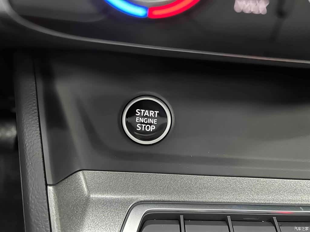 Audi Q3, 2023 4