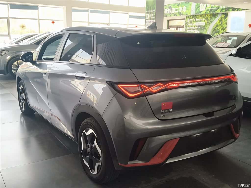 BYD Dolphin, 2022 все фото