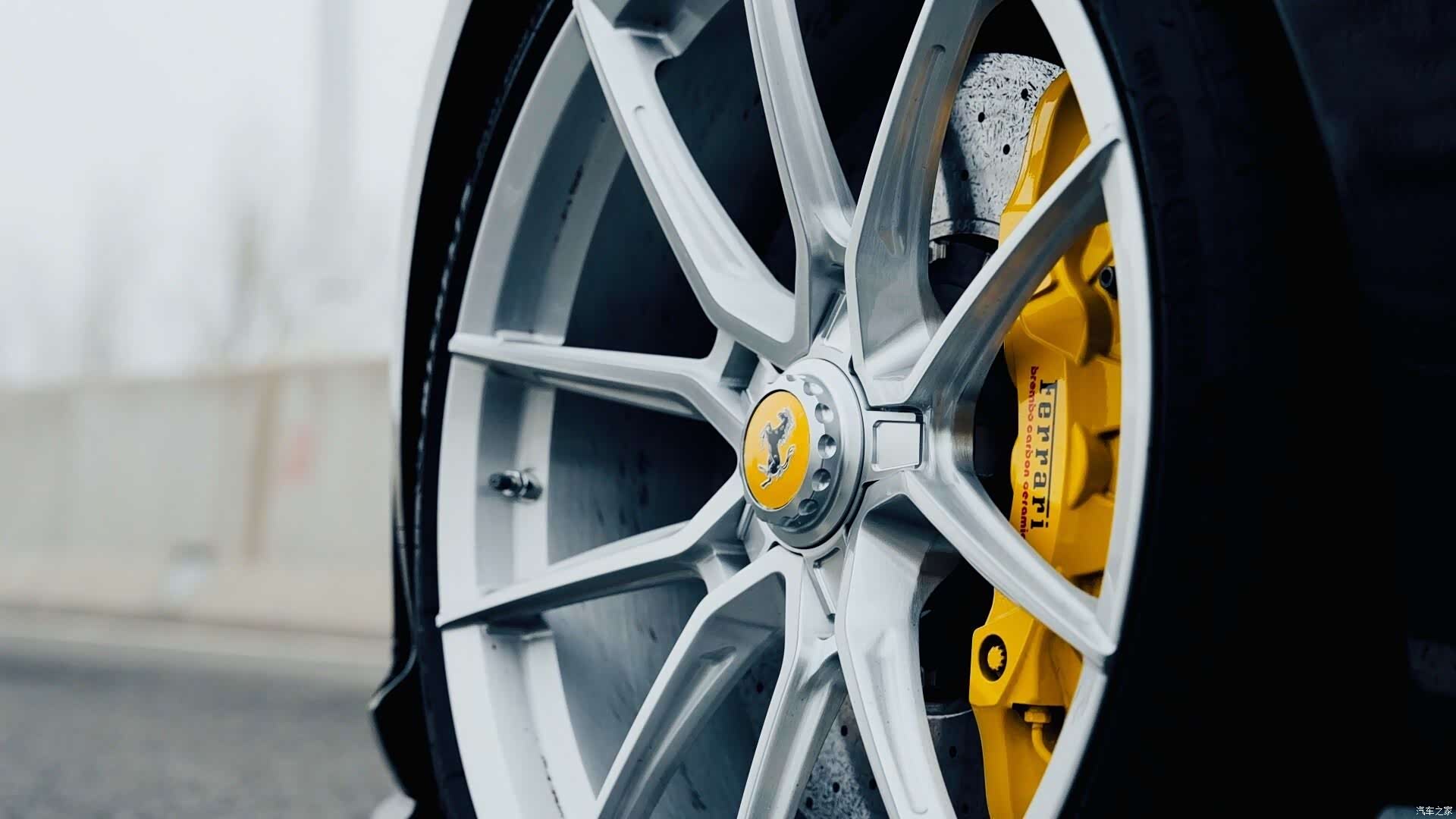 Ferrari 812, 2018 8