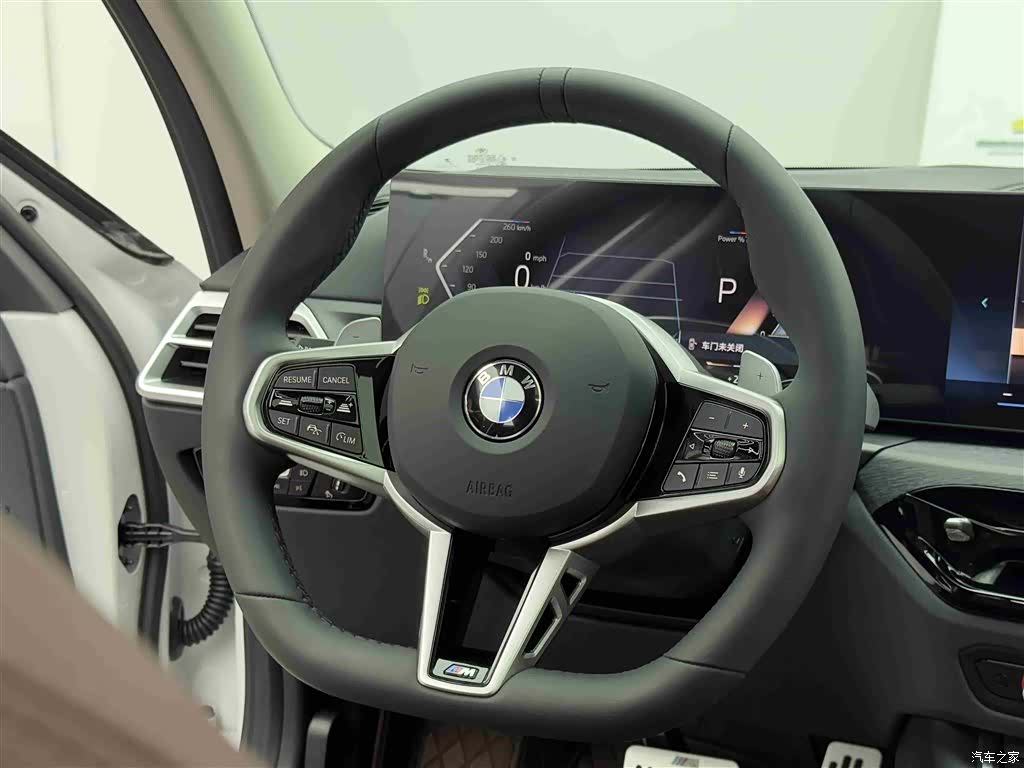 BMW 3 Series, 2025 11