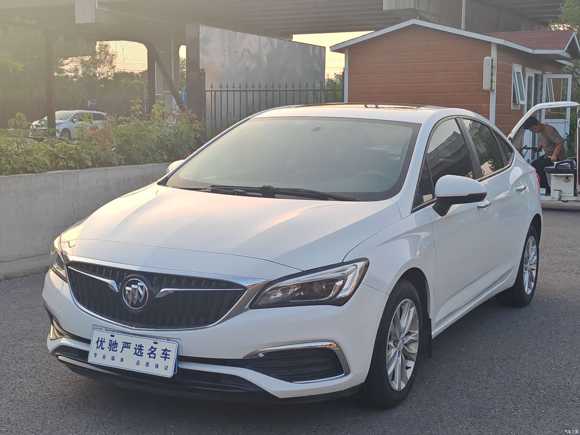 Buick Verano, 2019 1