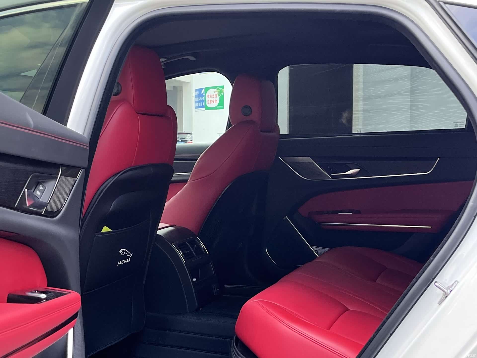Land Rover P250, 2021 все фото