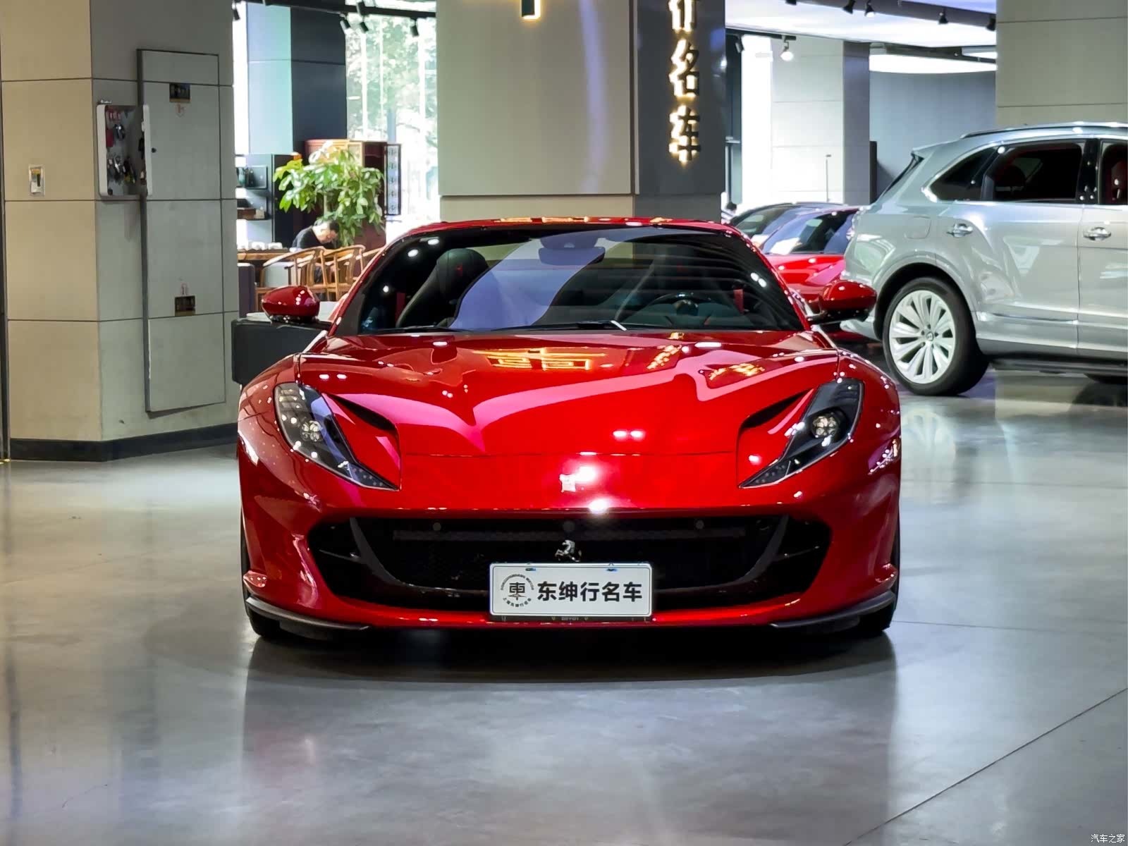 Ferrari 812, 2022 2