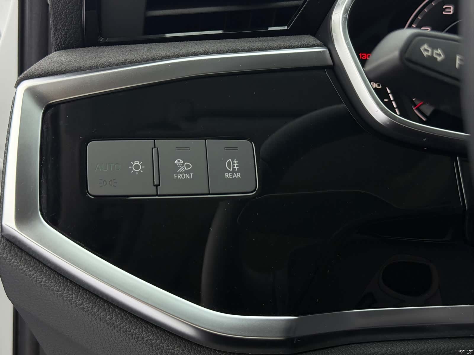 Audi Q3, 2022 12