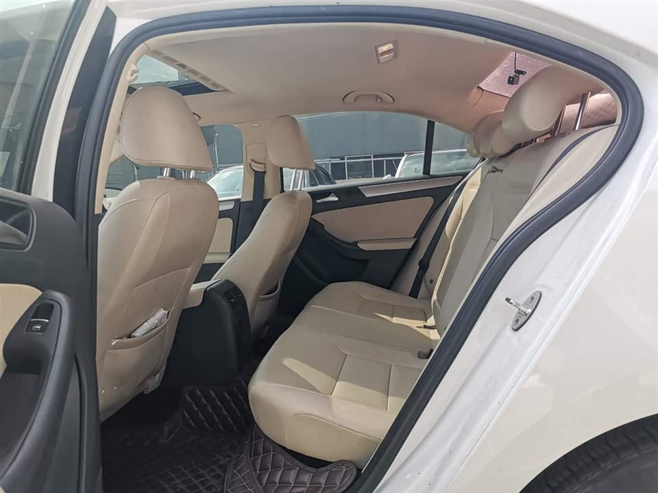 Volkswagen Sagitar