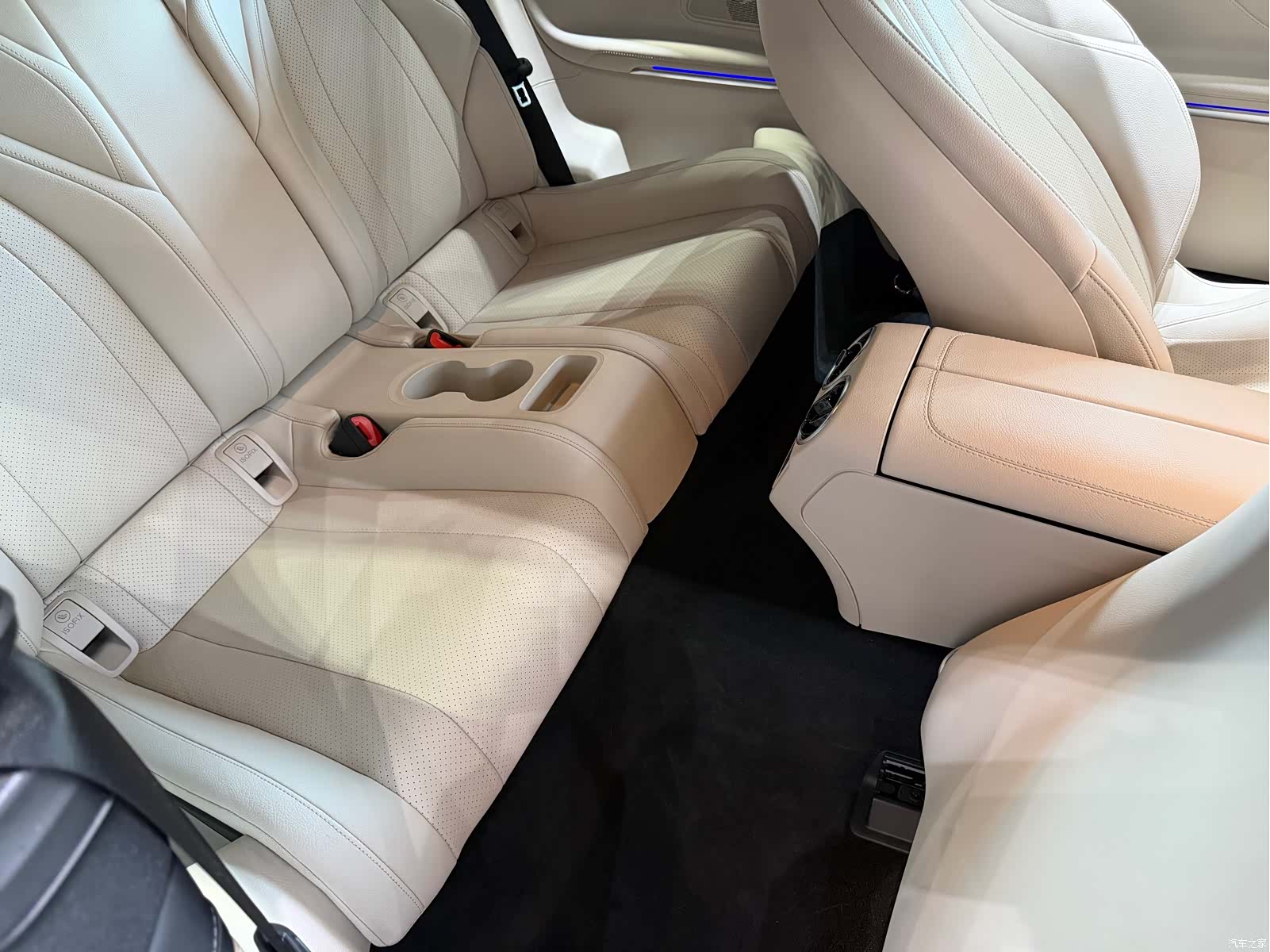 Mercedes-Benz CLE, 2025 13