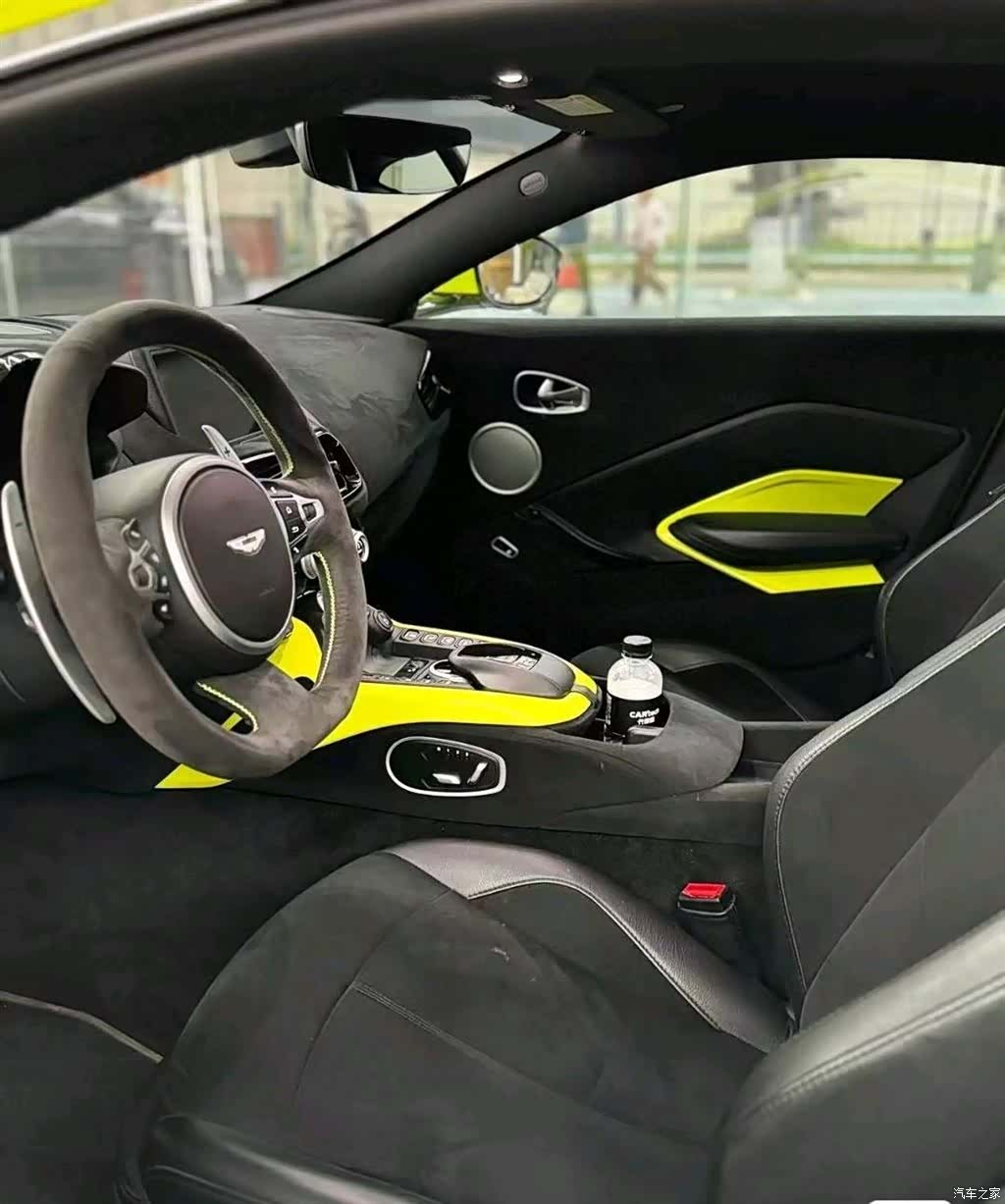 Aston Martin Vantage, 2019 4