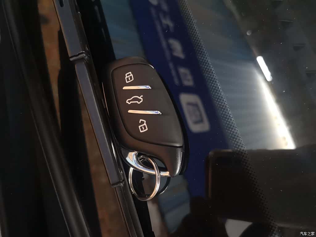 Roewe i5, 2025 17