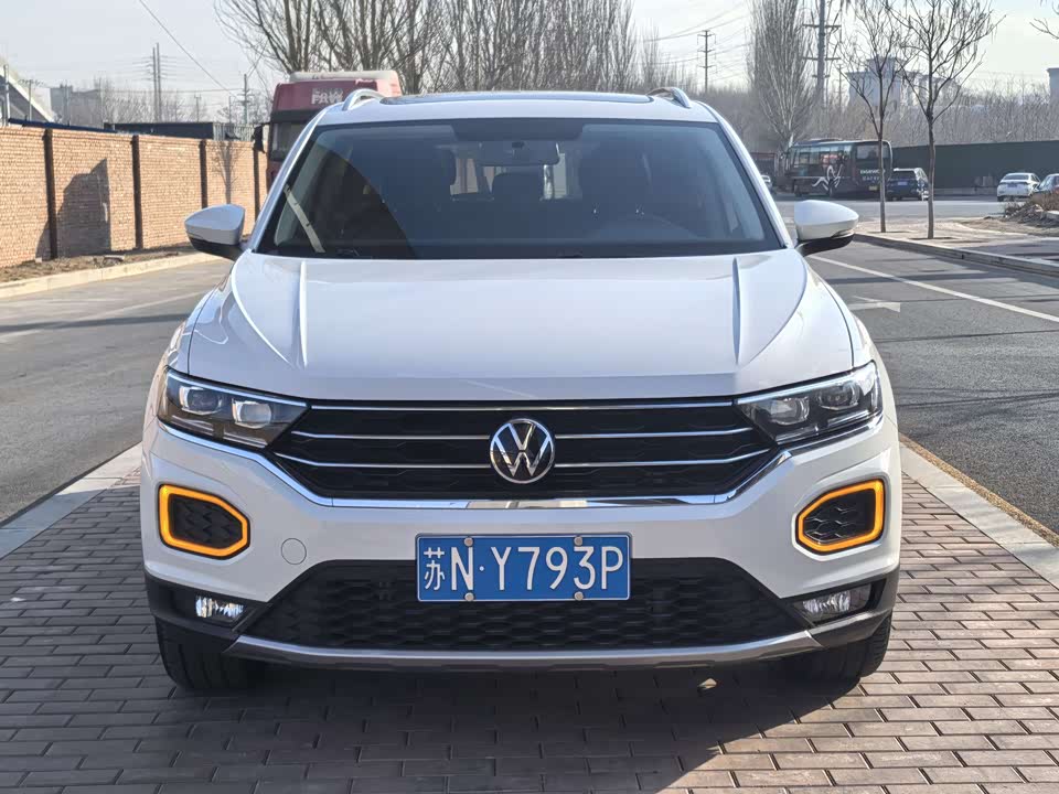 Volkswagen T-ROC exploring Songs