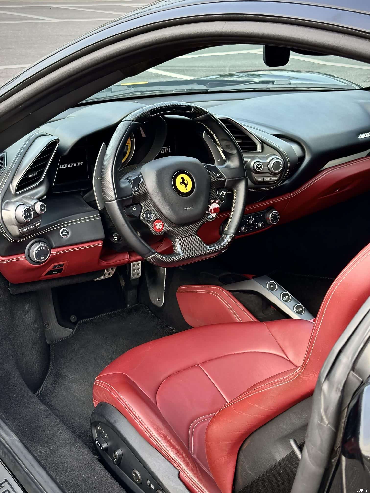 Ferrari 488, 2016 9