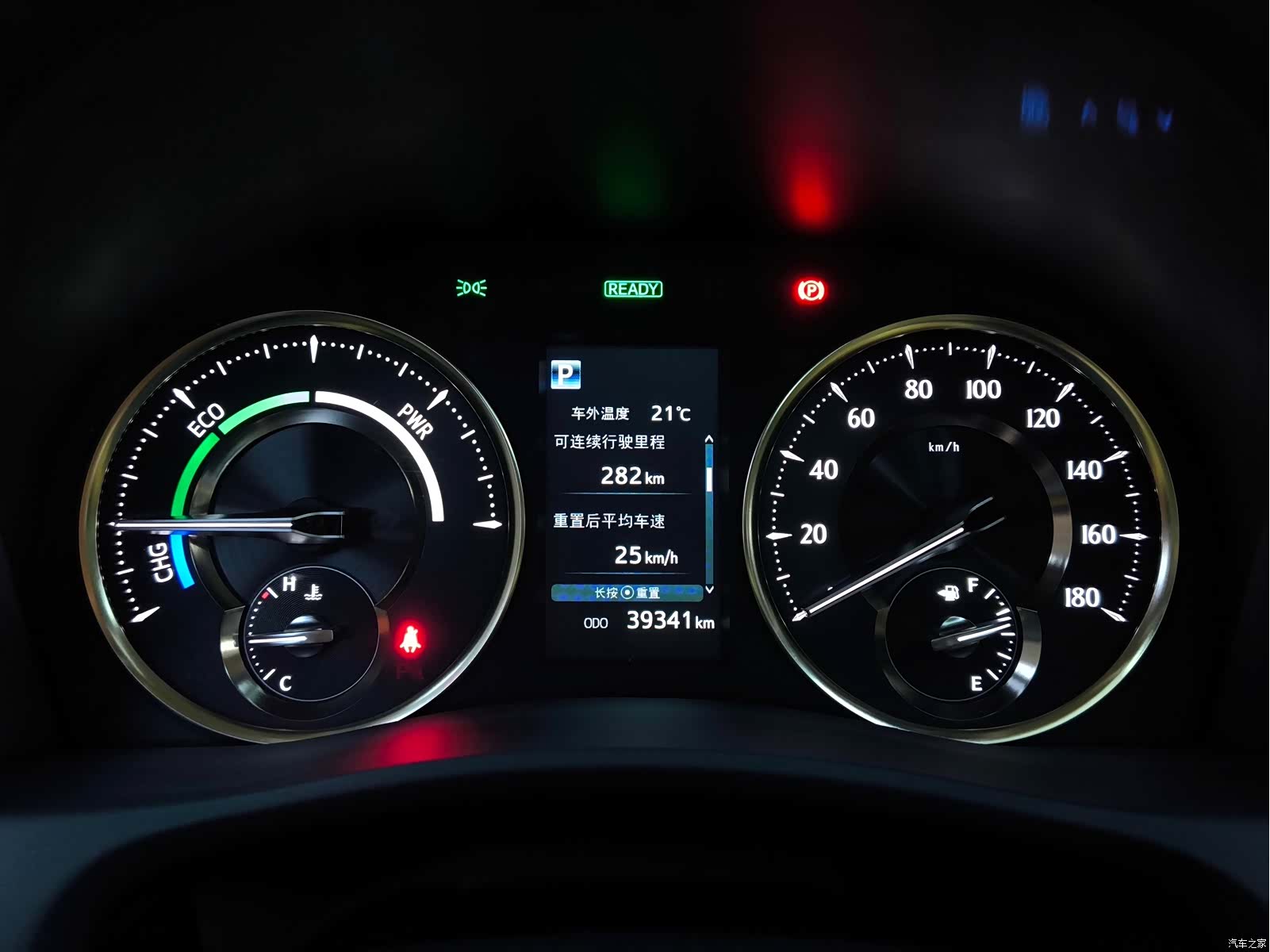 Toyota Vellfire, 2022 6