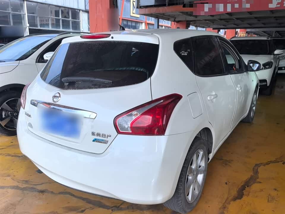 Nissan TIIDA