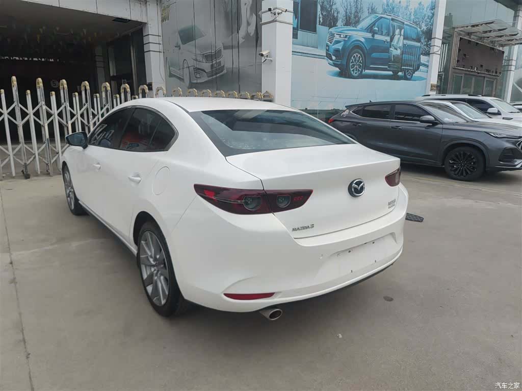 Mazda Mazda3, 2023 23