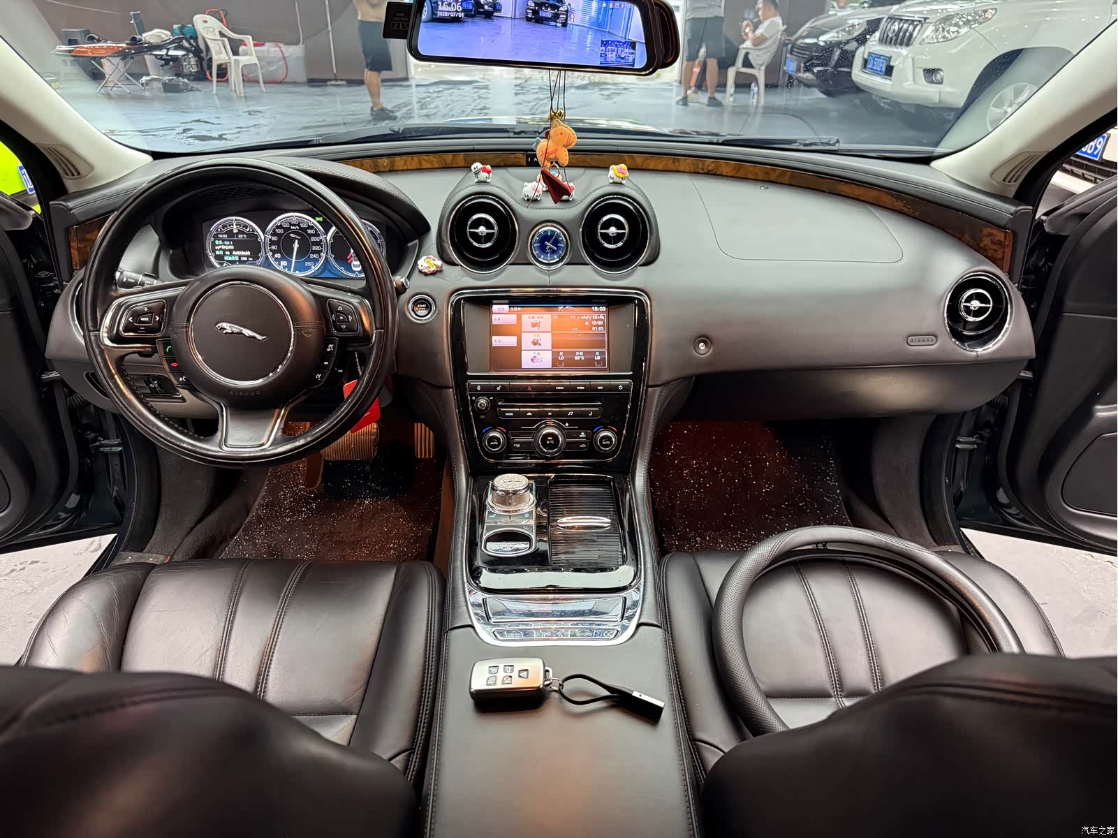 Jaguar XJ, 2012 13