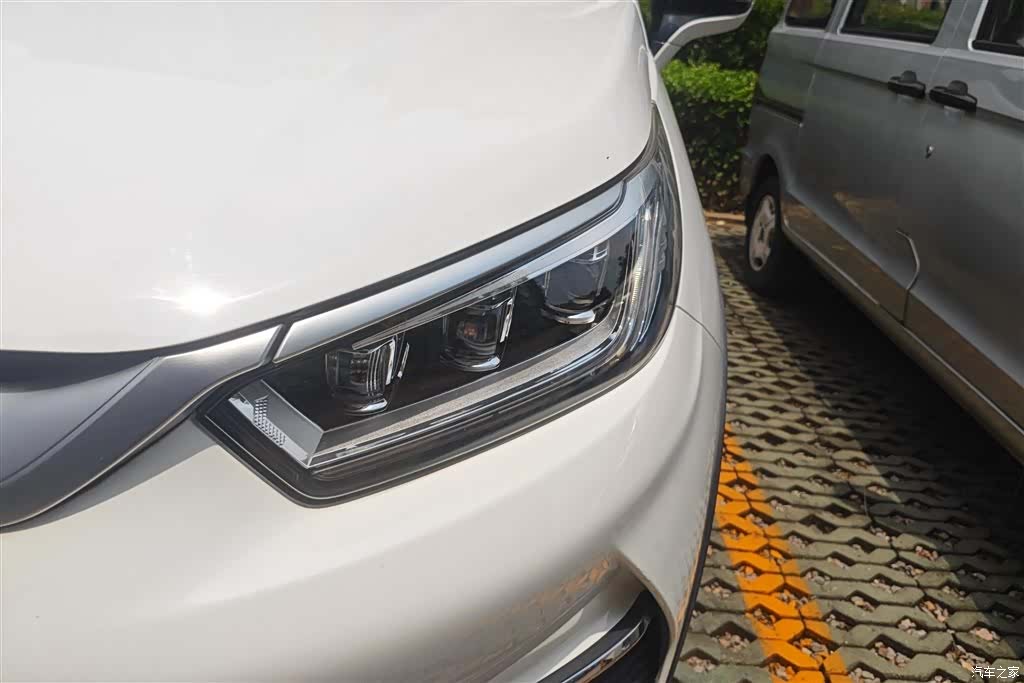 BYD Yuan, 2022 все фото