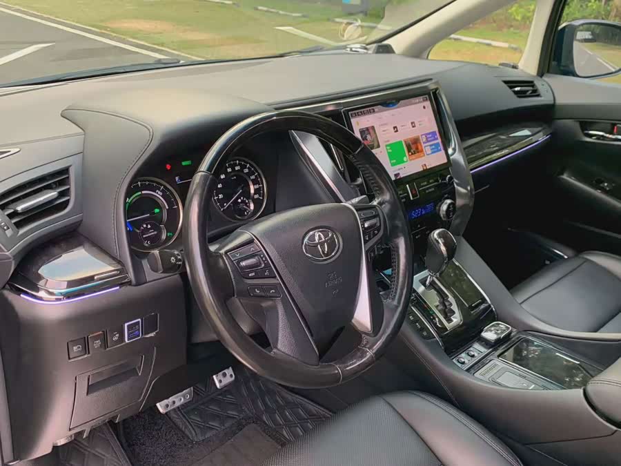 Toyota Vellfire 2020, фото 4