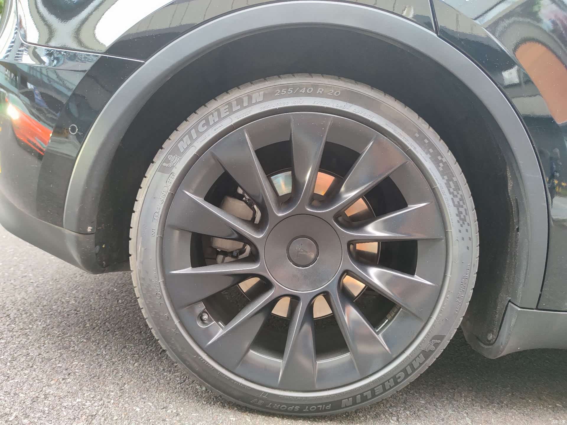 Tesla Model Y, 2023 13