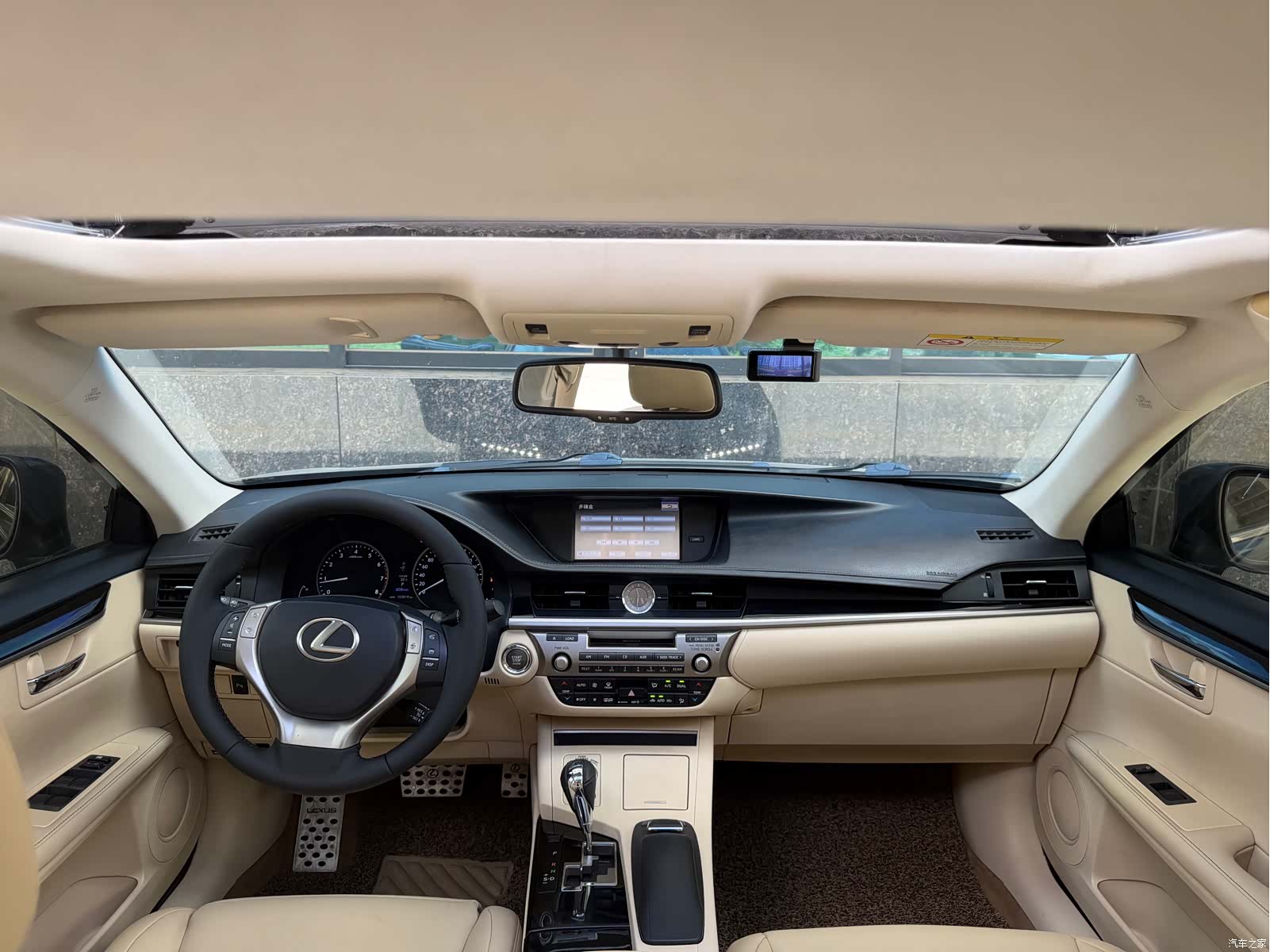 Lexus ES, 2013 11