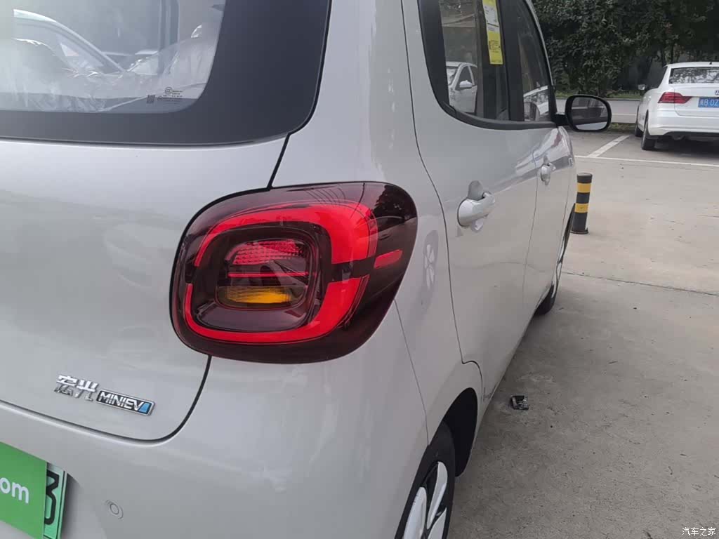 Wuling MINIEV, 2026 8