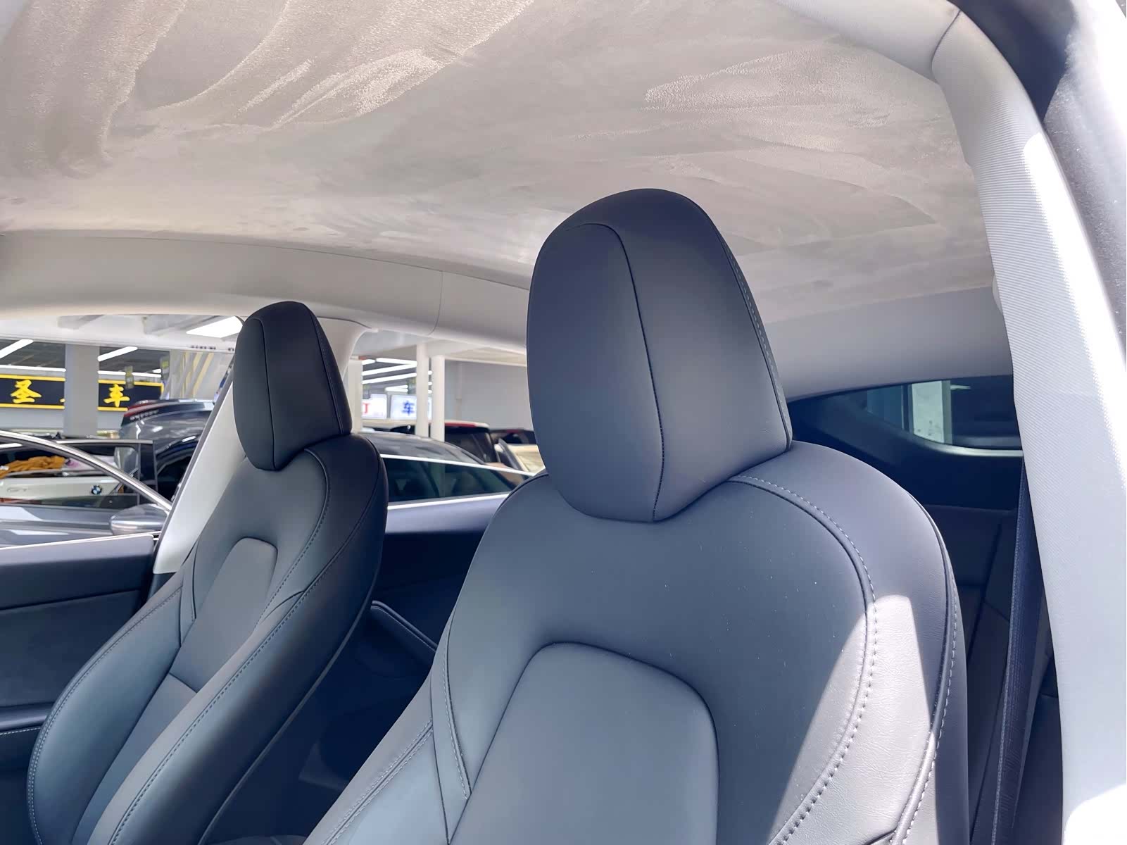 Tesla Model Y, 2023 15