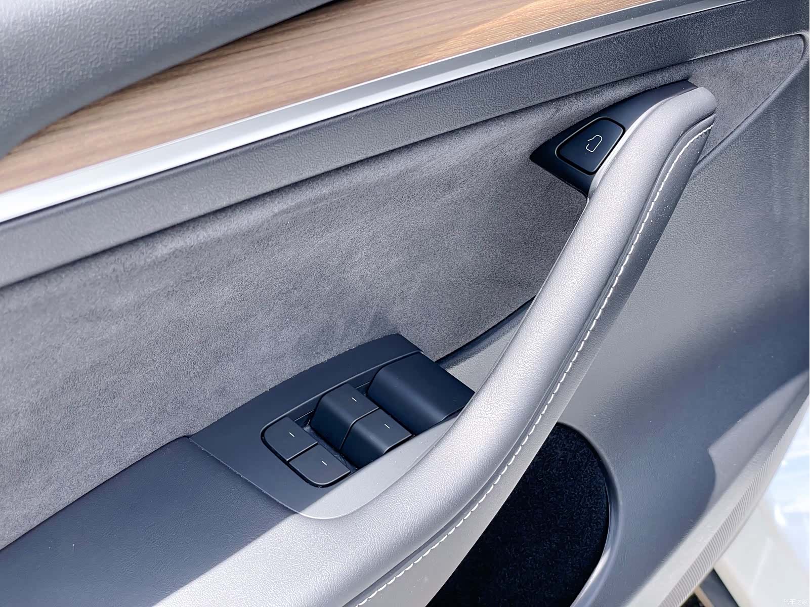 Tesla Model Y, 2023 28