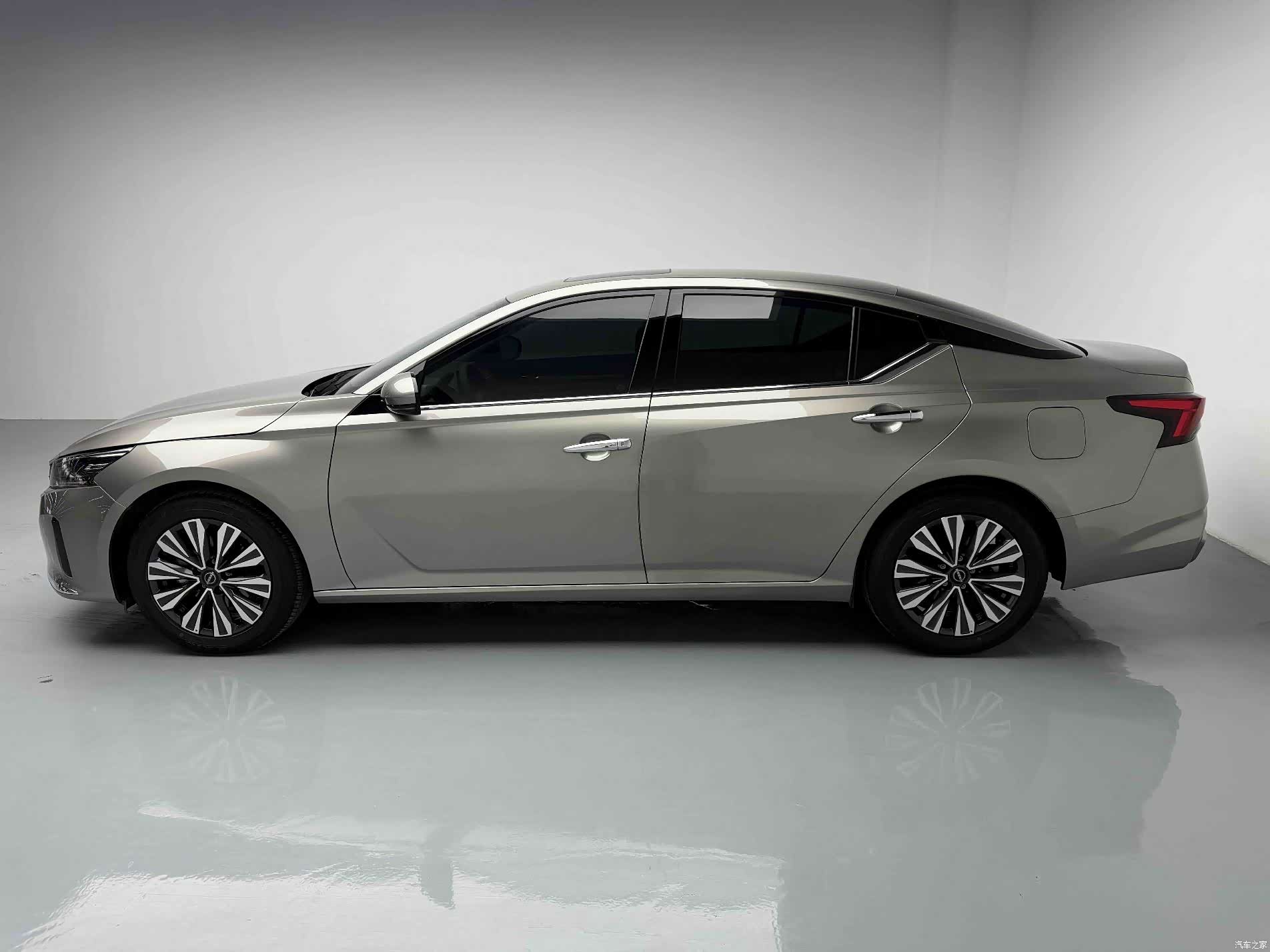 Nissan Teana, 2025 16