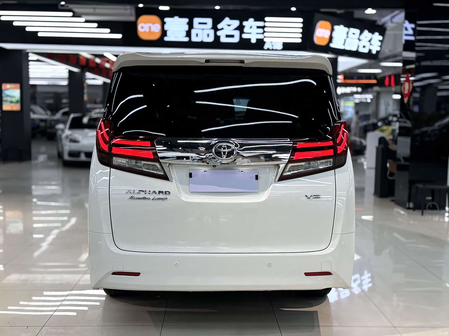 Toyota Alphard, 2017 8