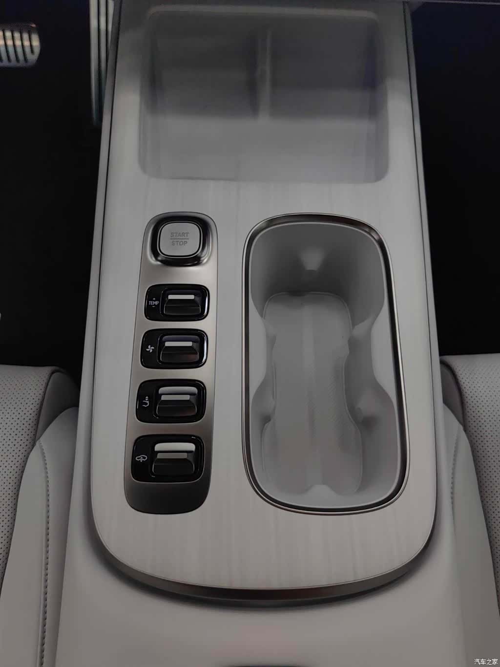 Xiaomi SU7, 2024 11