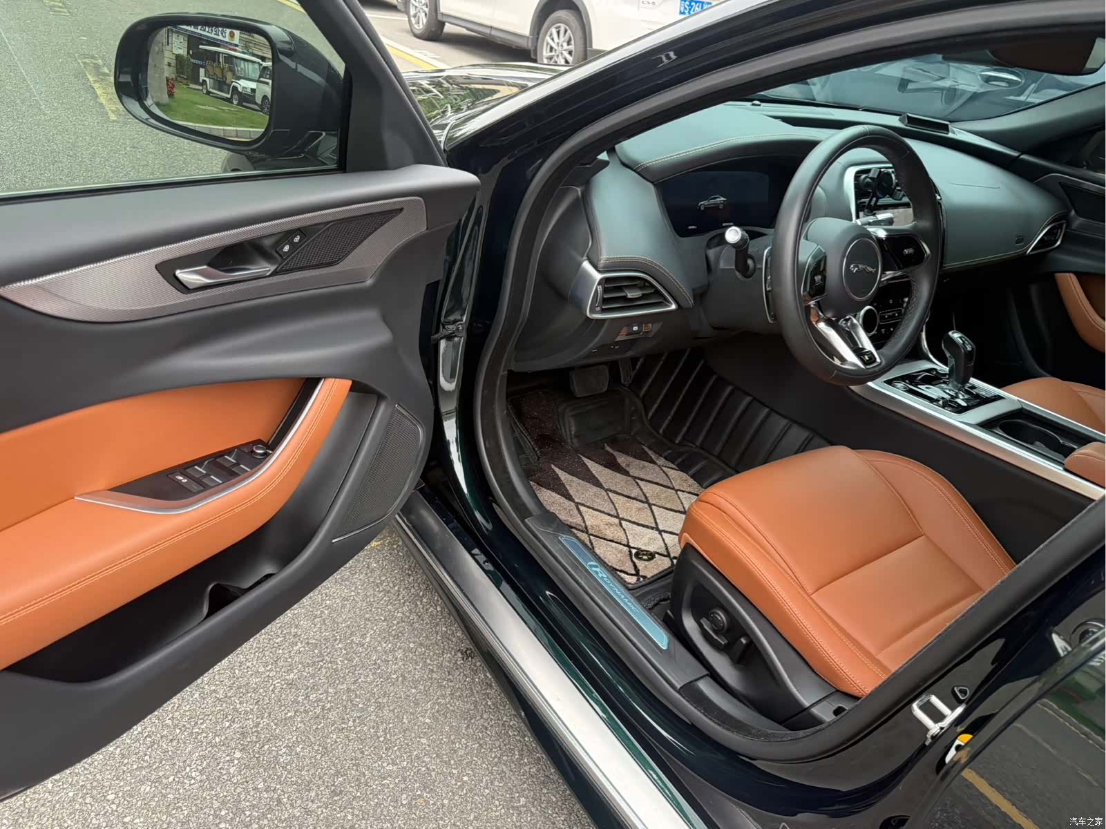 Land Rover XEL, 2022 11