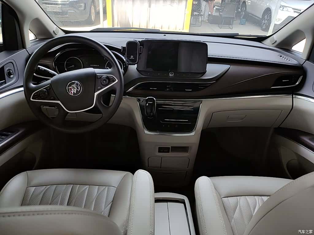 Buick GL8, 2024 10