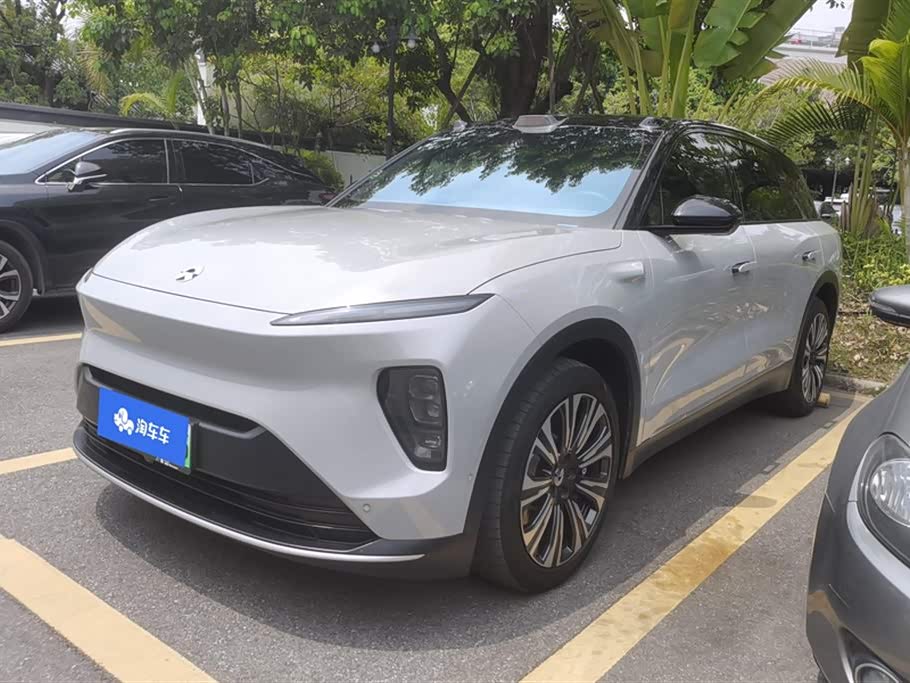 NIO ES8