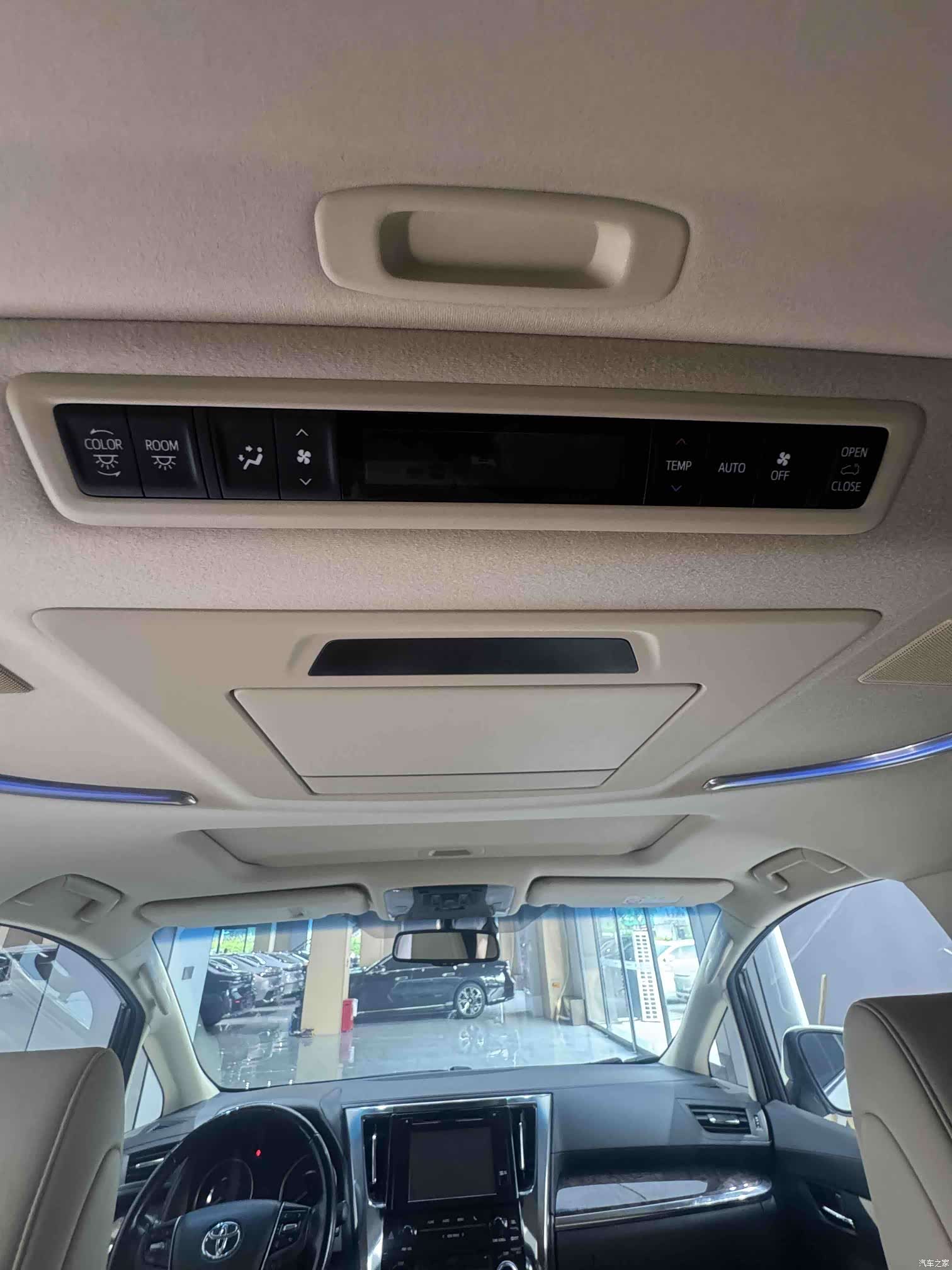 Toyota Alphard, 2019 29