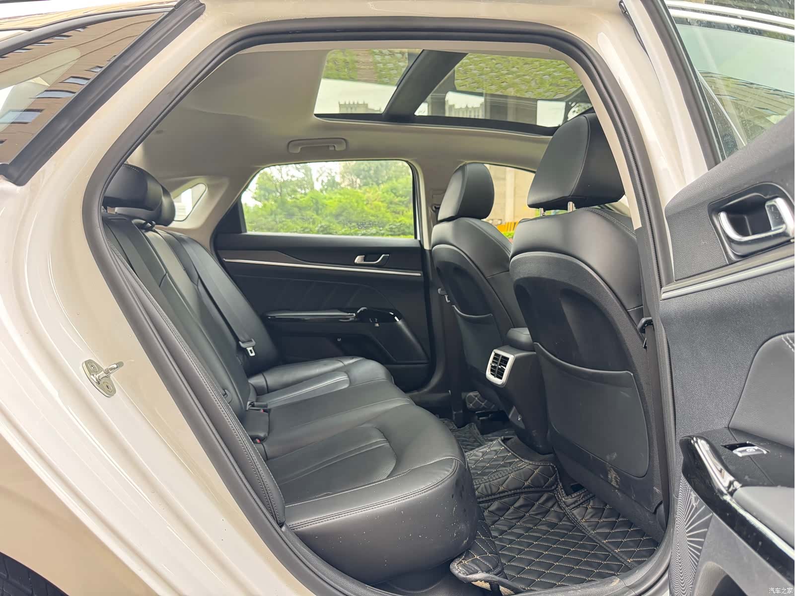 Kia K5, 2025 10