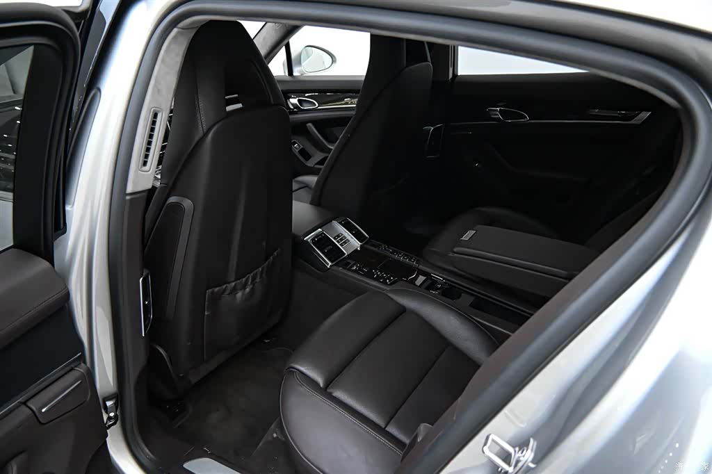 Porsche Panamera, 2010 10