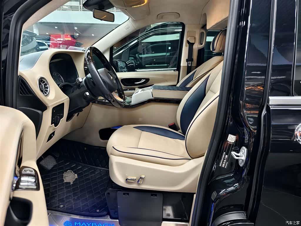 Mercedes-Benz 7, 2021 10