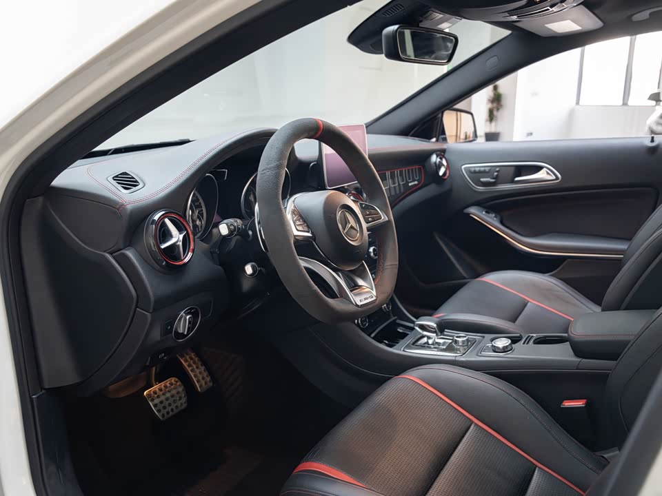 Mercedes-Benz GLA AMG